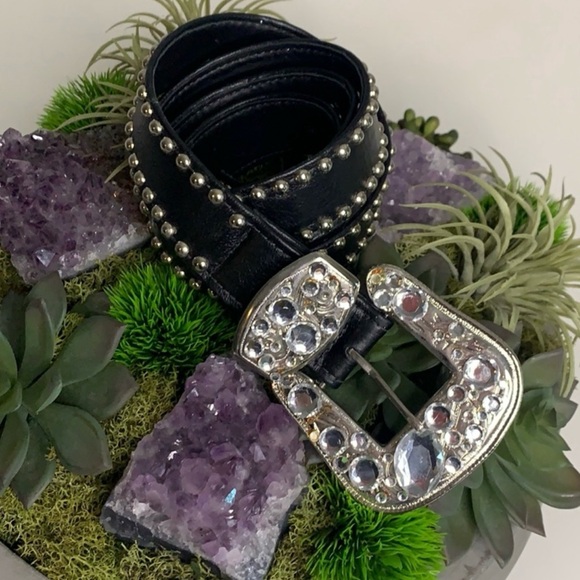 Help find St. Maarten Dallas black studded Belt - Picture 1 of 4